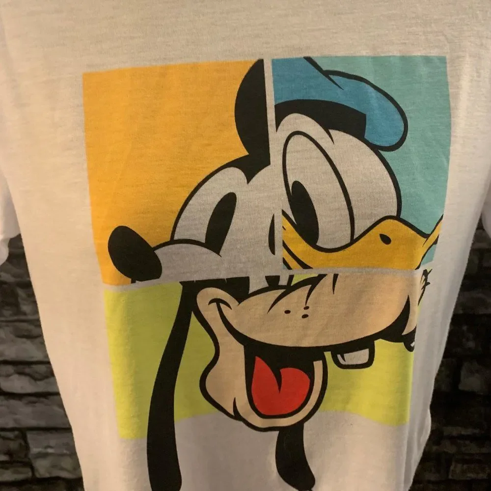 Disney White T-Shirt w Mickey, Donald and Goofy,  Size Med, EUC - WM47 - Picture 5 of 5